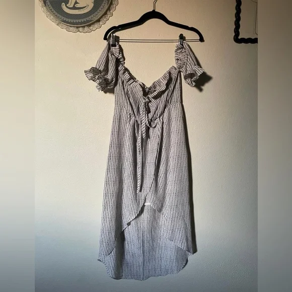 Elegant Striped High Low Dress - Picture 4 of 6